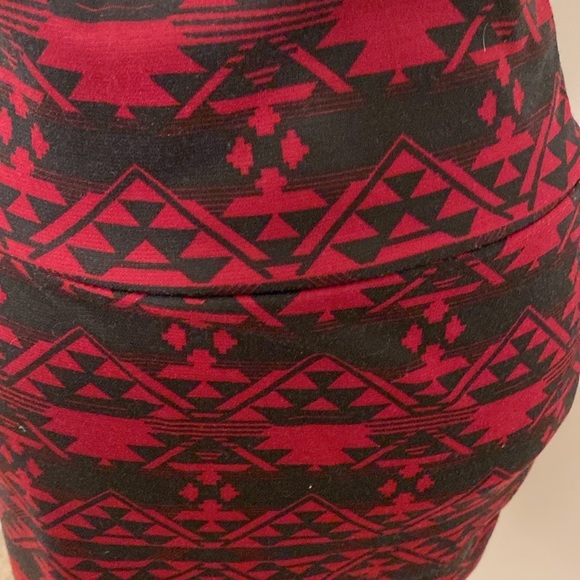 Midi Pencil Skirt 💕 - Picture 3 of 3